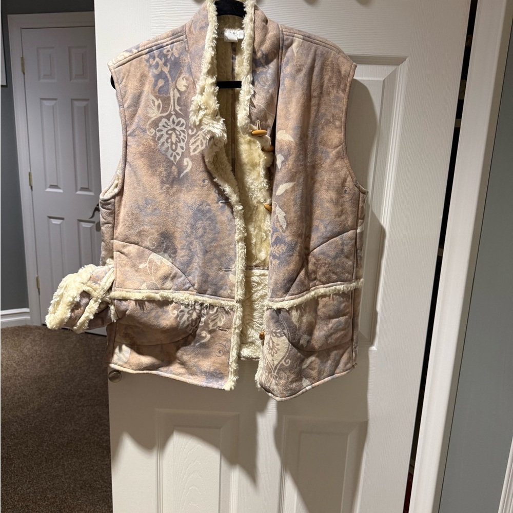 Women's Beige Floral Vest with Faux Fur Lining